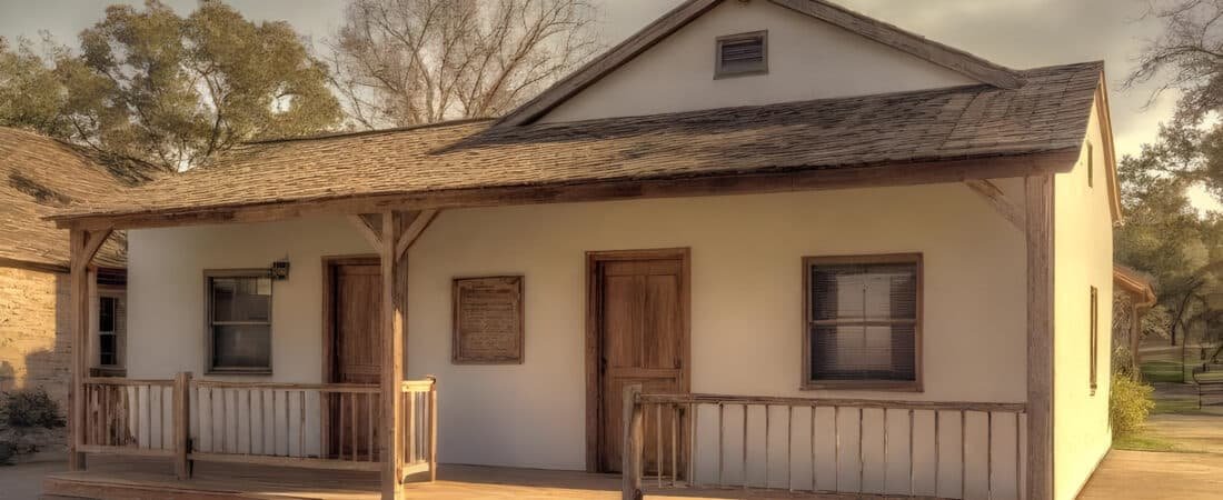 Old Ranch Style Homes - Ranch Style Homes USA An image of a old ranch style home.